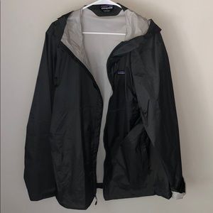 Patagonia Men’s Zip-Up Windbreaker